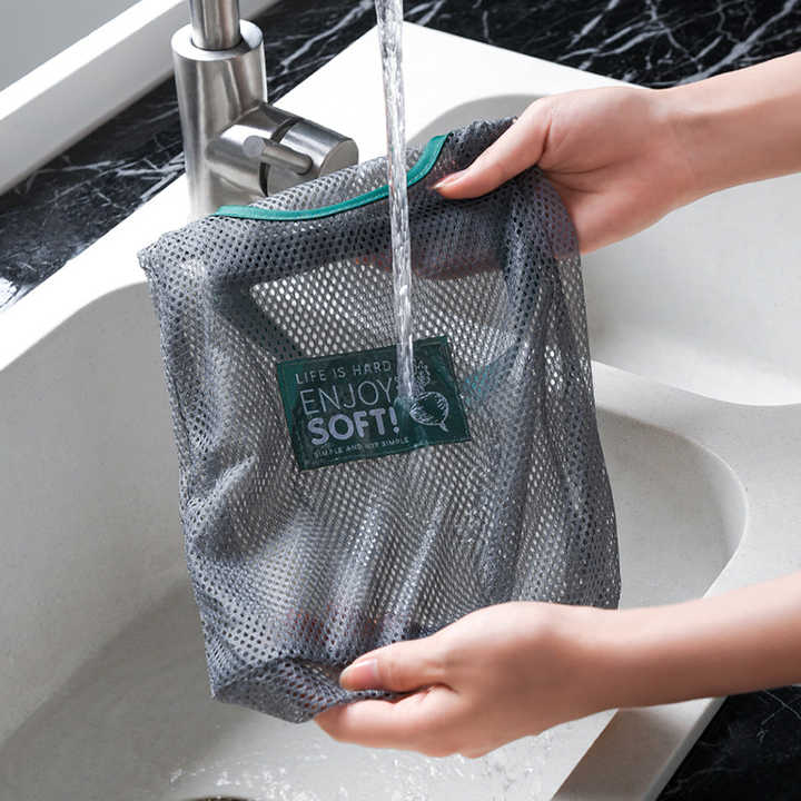 Large-Capacity Wall Hanging Mesh Storage Bag – Perfect for Potatoes & Onions